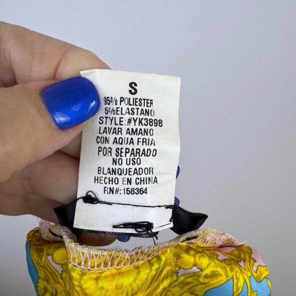 NO 1 LOS ANGELES Scarf Print Tie Back Crop Top Chic / Small - Picture 13 of 14